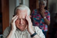 "Alzheimer" xəstəliyi atadan miras qalır? - Alimlər açıqladı