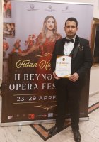 Gəncəli Vokal ifaçısı Altun Süleymanov Fidan Hacıyevanın II Beynəlxalq Opera Festivalında Fikrət Əmirovun "Gülərəm gülsən" romansını  ifa etdi