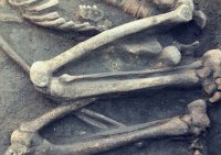 İnsan sümükləri satan qadın həbs edildi